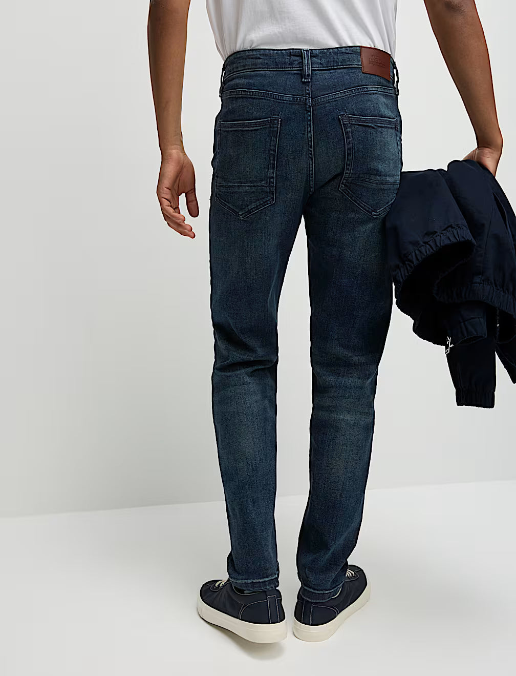 Tapered Fit Vintage Wash Stretch Jeans